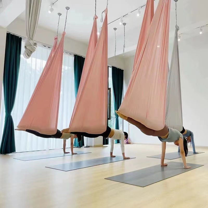Home Gym Yoga Studio - 柔軟性と体幹強化のためのエアリアルヨガハンモックスイング ホームジムやスタジオでの使用に適した柔らかい素材