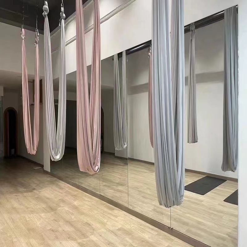 柔軟性と体幹強化のためのエアリアルヨガハンモックスイング ホ - Home Gym Yoga Studio のレビューと価格